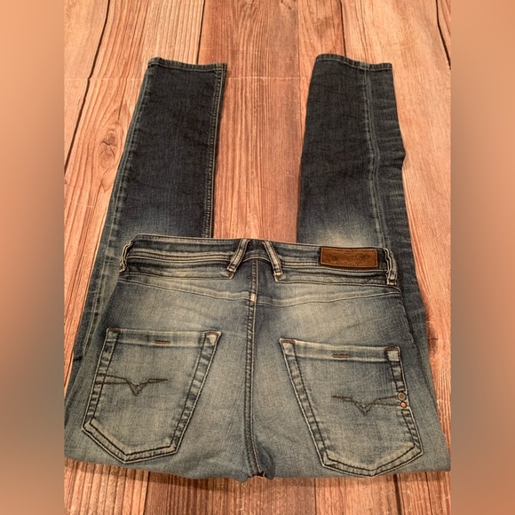 Diesel BELTHER regular slim tapered size 28
Inseam 29-30” stretch - Picture 7 of 14
